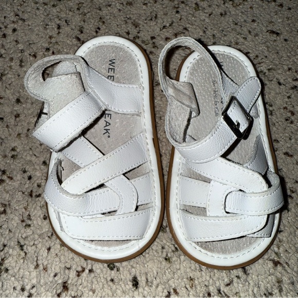 WeeSqueak Toddler Sandals Size 7 - Silent Squeakers - Picture 1 of 4